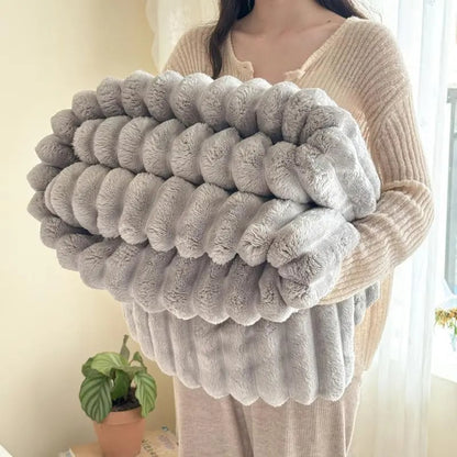 🍂Autumn Sale - 60% Off!🛏️Thickened Rabbit Plush&Milk Velvet Cover Blanket🫧Wrap up in Ultimate Comfort